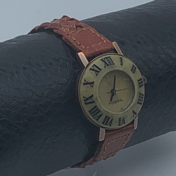 Fossil BW-6730 quartz watch with original leather band. - Picture 3 of 7